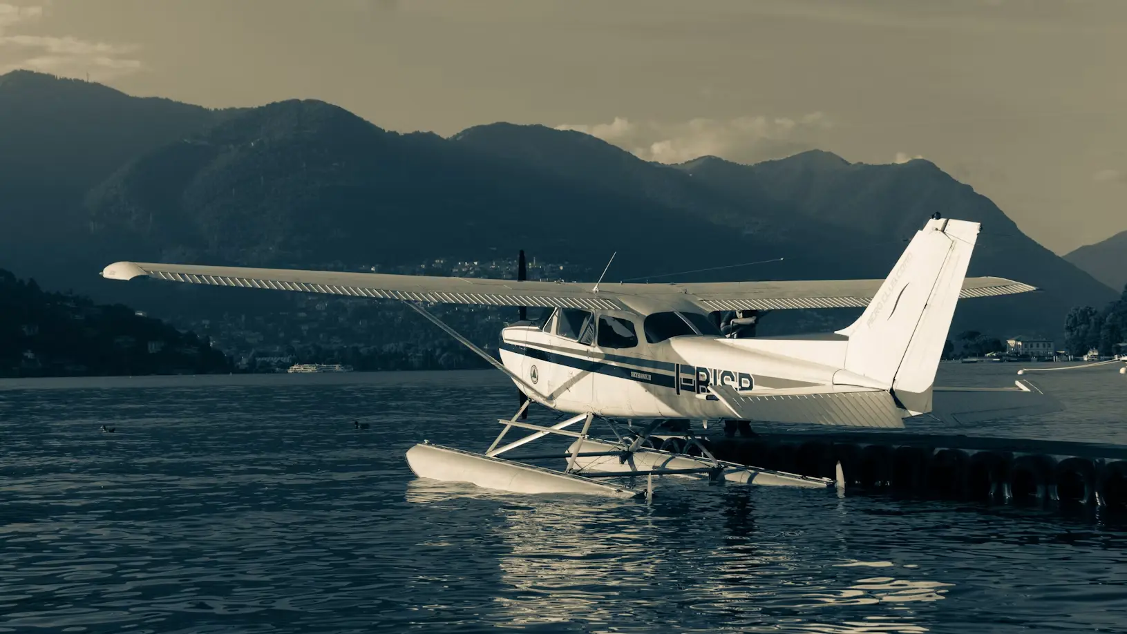 Seaplane & City Combo — private Vancouver tour